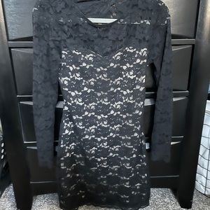Backless lace dress